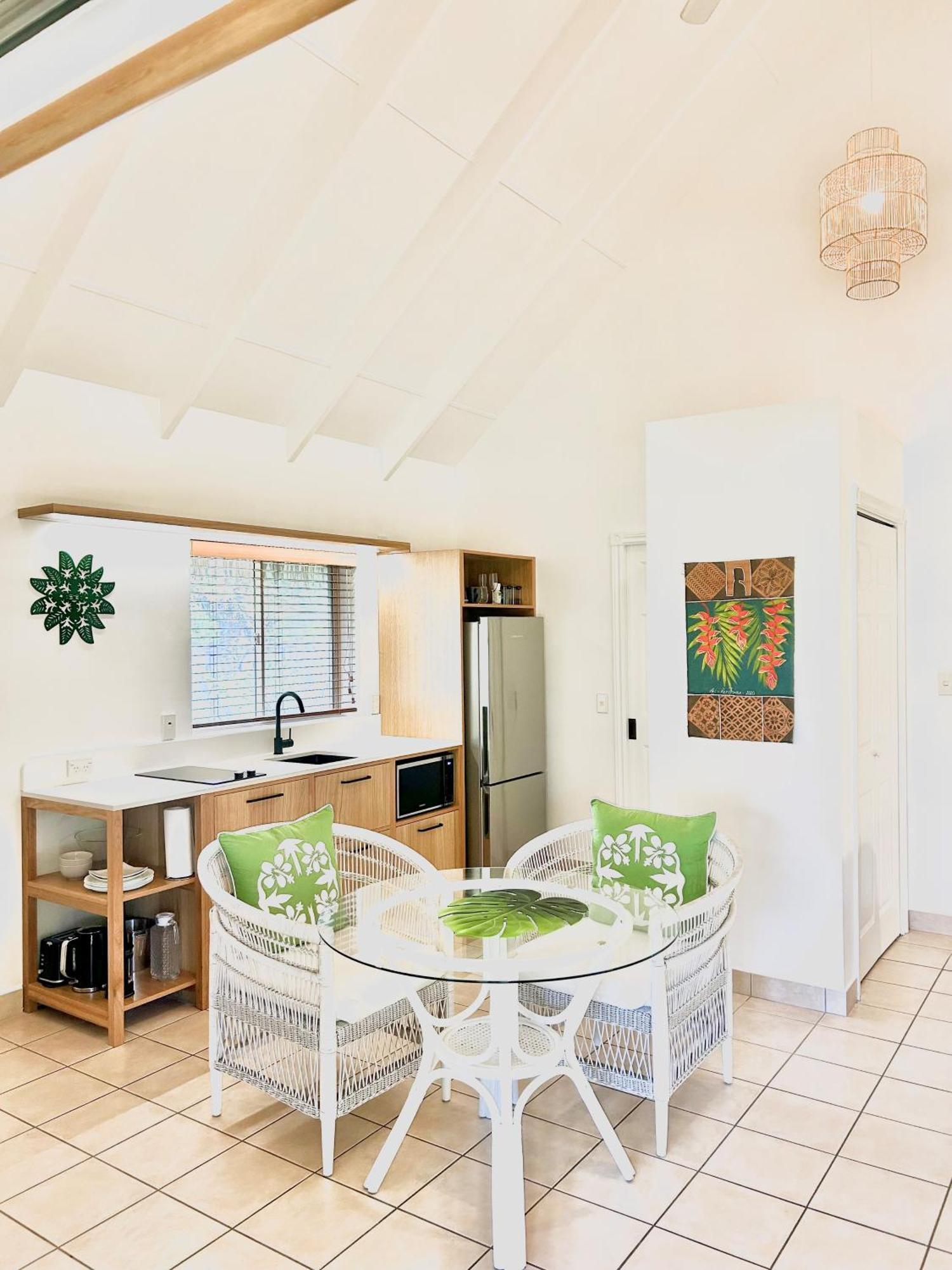Motu Beachfront Art Villas Rarotonga Exteriör bild